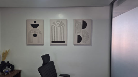 Triptyque Abstrait Noir & Lin – Lignes Modernes pour une Déco Épurée